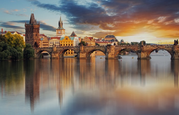 PRAGA 700x450